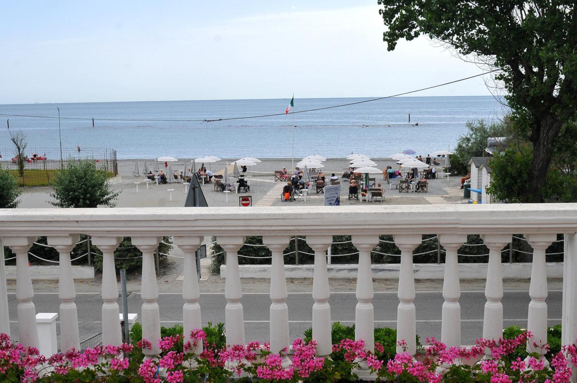 Stella - Casa Per Ferie Hotel Bellaria-Igea Marina Ngoại thất bức ảnh
